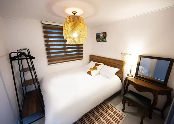 Anan - Amasa Station, Direct To Jamsil, Kspo Dome, Lotte World, Asan Medical Center, River Walk 4* Seul